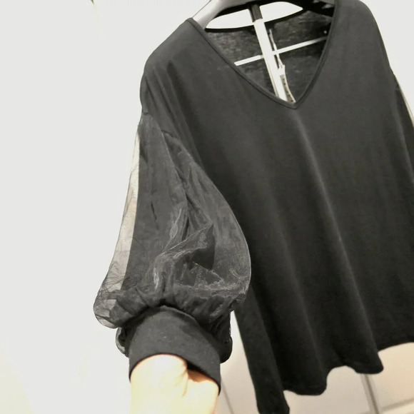 BloomChic Plain Tiered Mesh Patchwork T-shirt Size L ( us size 12) - Picture 4 of 4